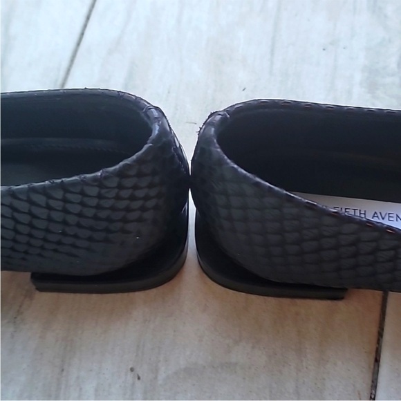 Saks Fifth Ave Black Textured Women's Flats (Size 6) - Picture 6 of 6